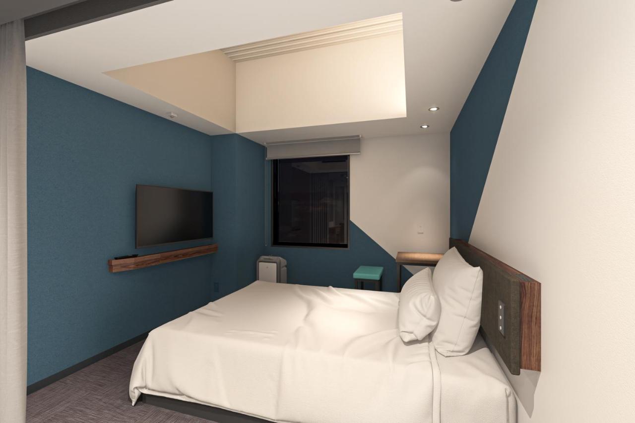 Room Selected at Check-In with Complimentary Breakfast - Non-Smoking