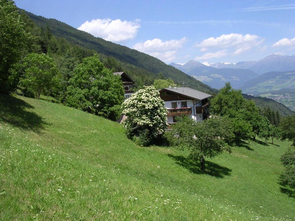 Two-Bedroom Deluxe Apartment with Garden View