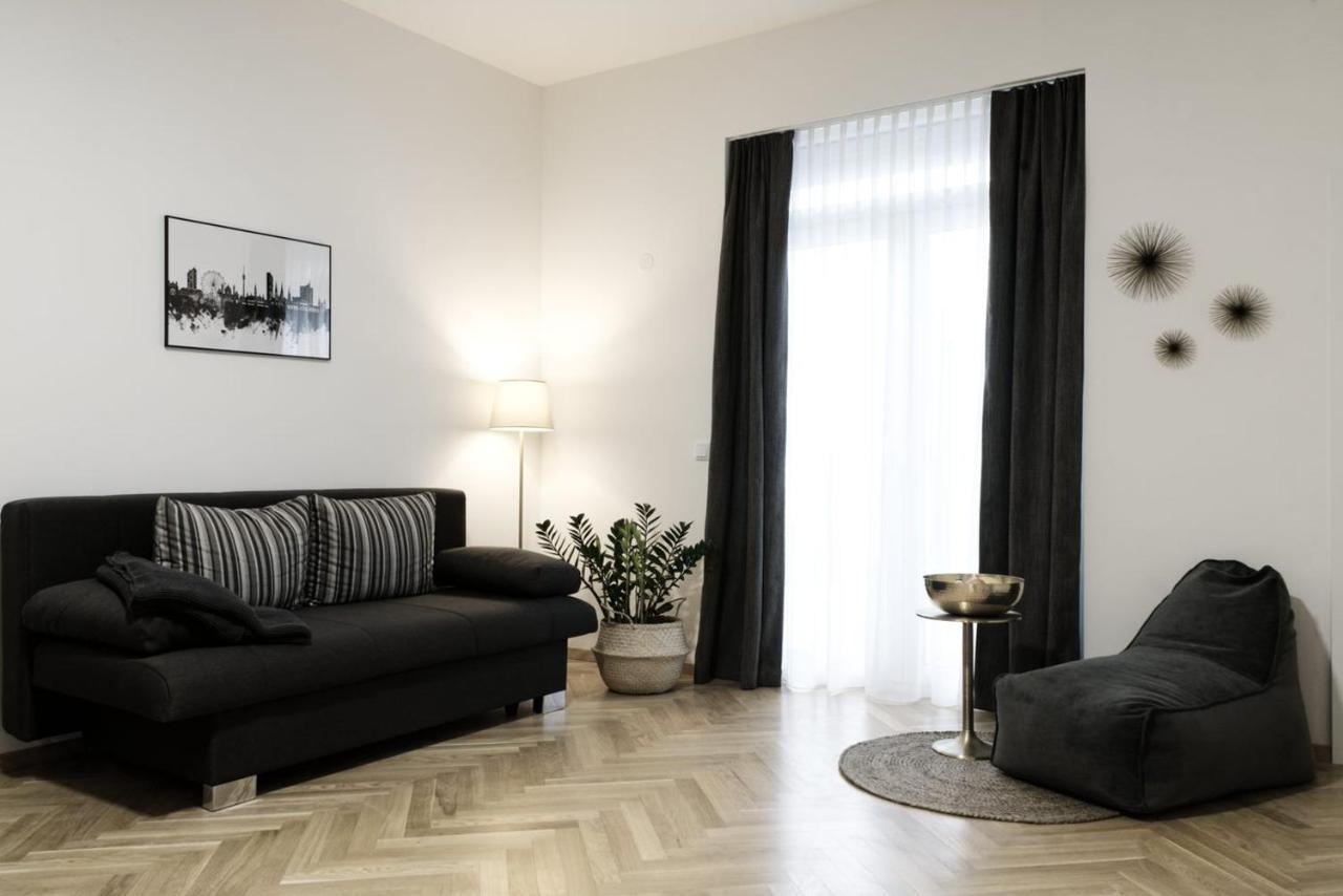 Apartment mit Balkon