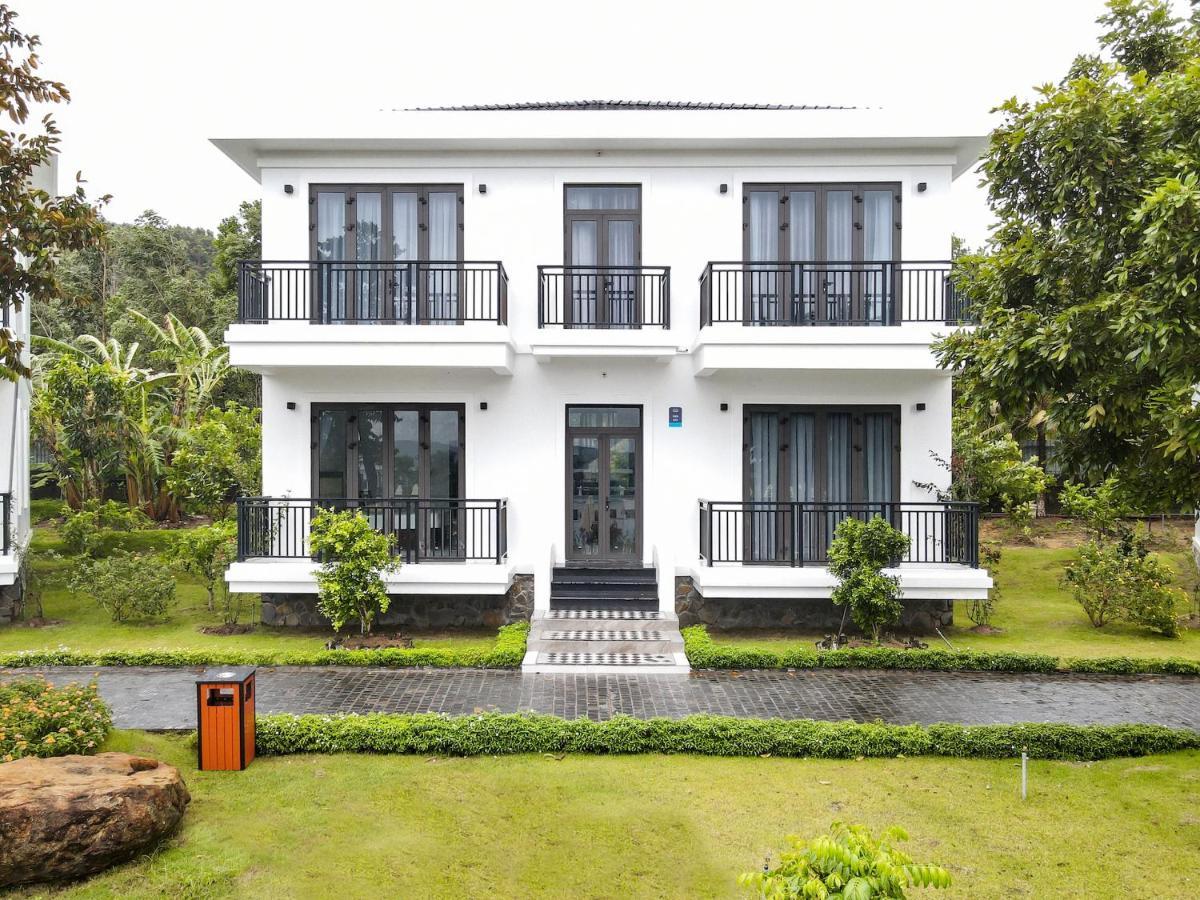 Bungalow with Garden View