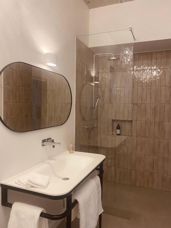 Studio with Pool View,1290808618:JPEG