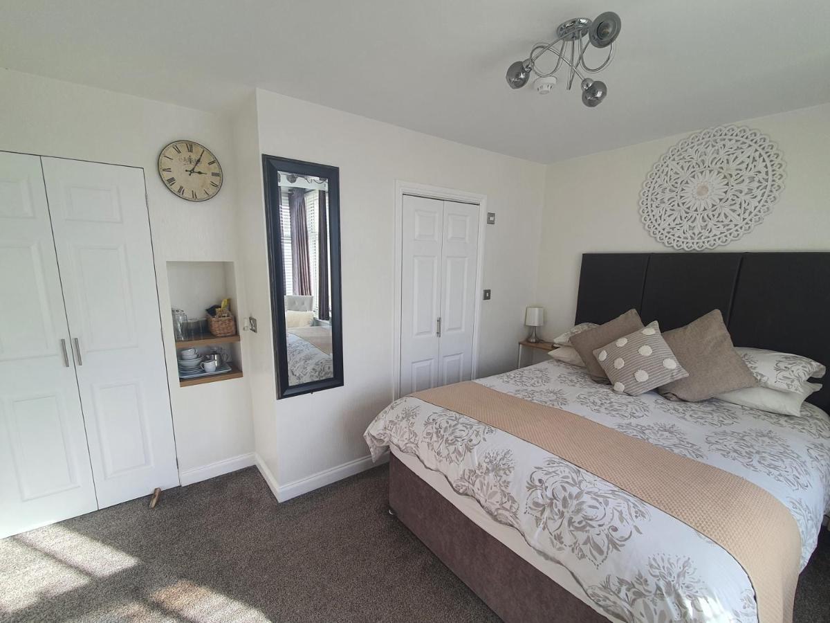 Double Room with King Bed