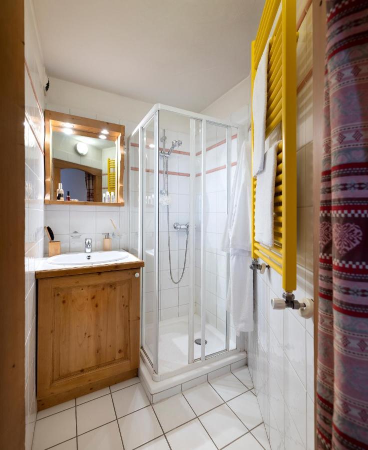One-Bedroom Apartment Sleeping Alcove
