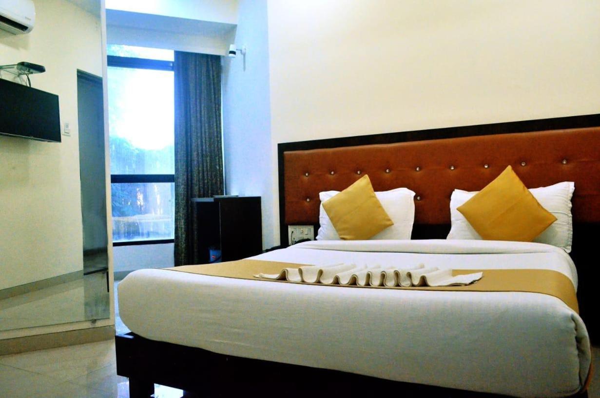 Double or Twin Room with City View