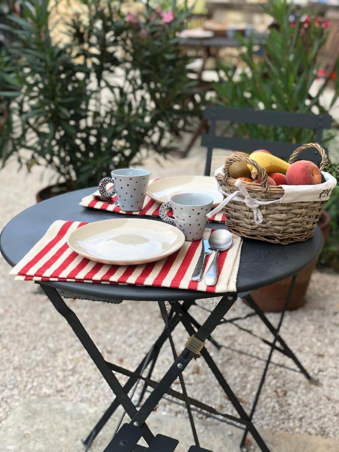 Chambre Lit Queen-Size - Vue sur Jardin