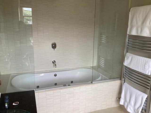 King Room with Spa Bath