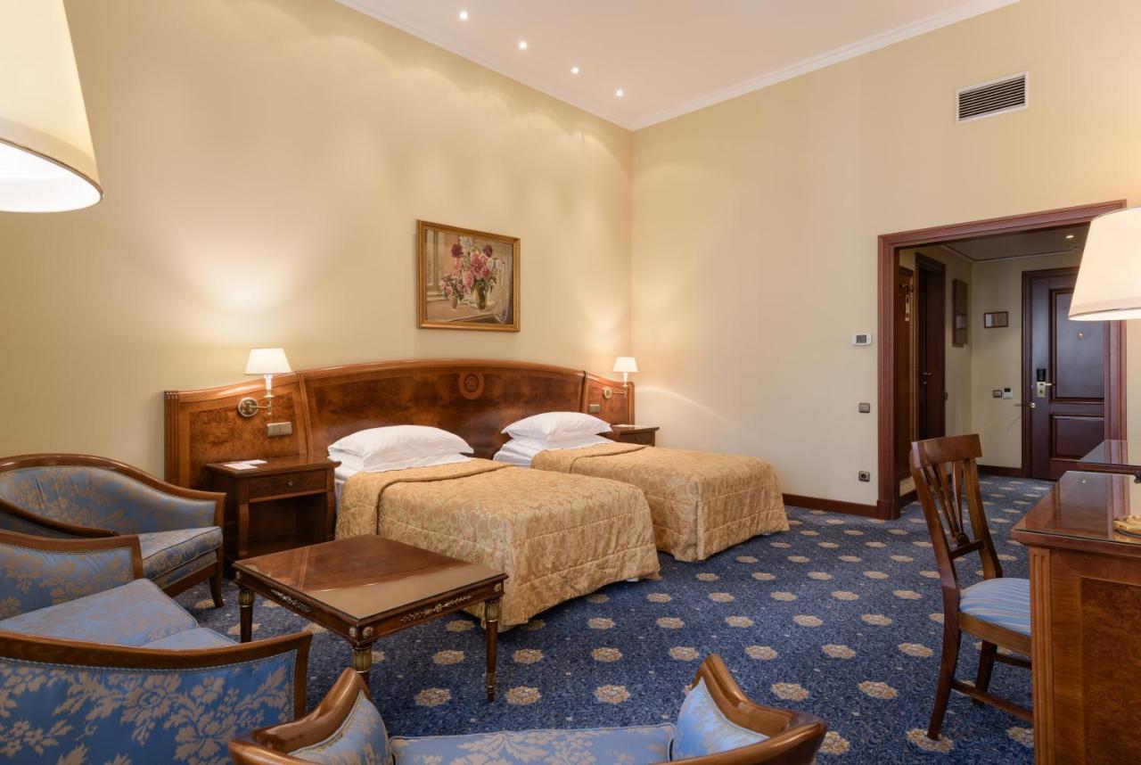 Premier Twin Room,1589214133:JPEG