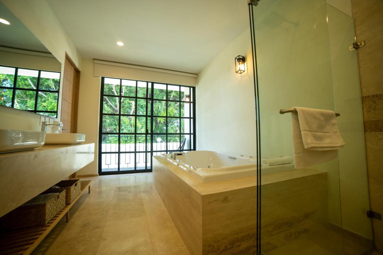 Suite with Spa Bath