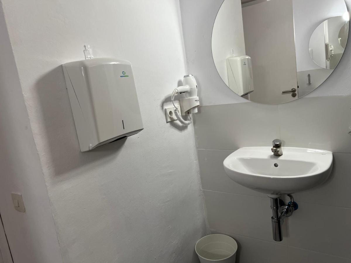 Chambre Quadruple avec Salle de Bains Commune