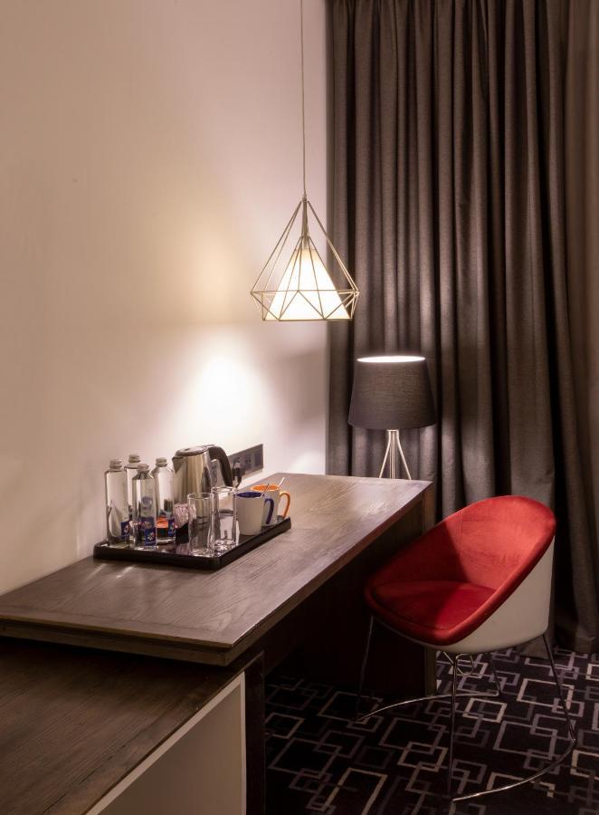 Trademark Twin City View Room