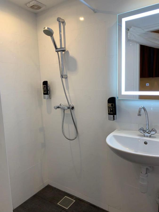 Twin Room with Private Bathroom