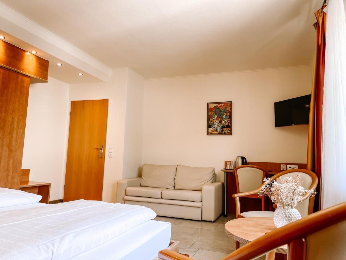 Triple Room,1293970807:JPEG