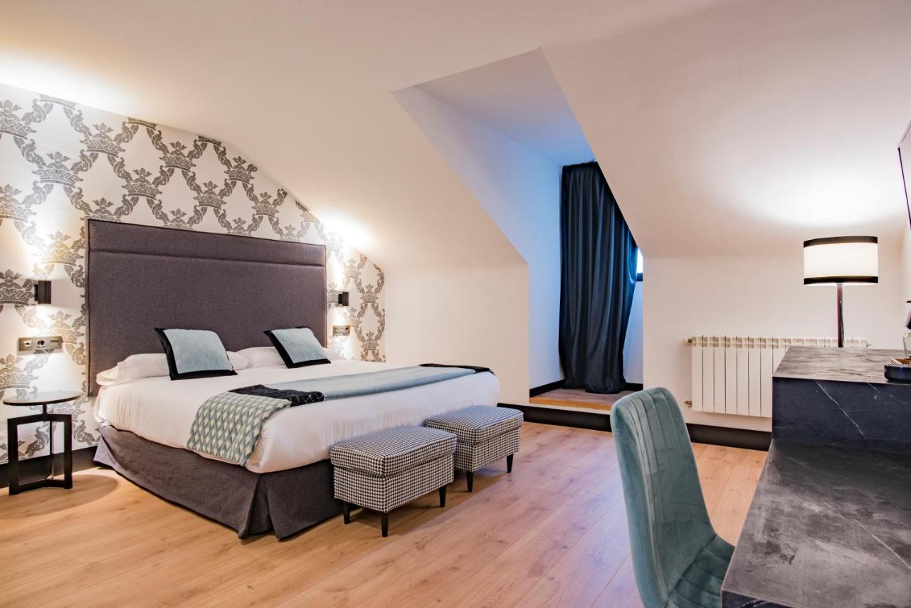 Double or Twin Room with Parking