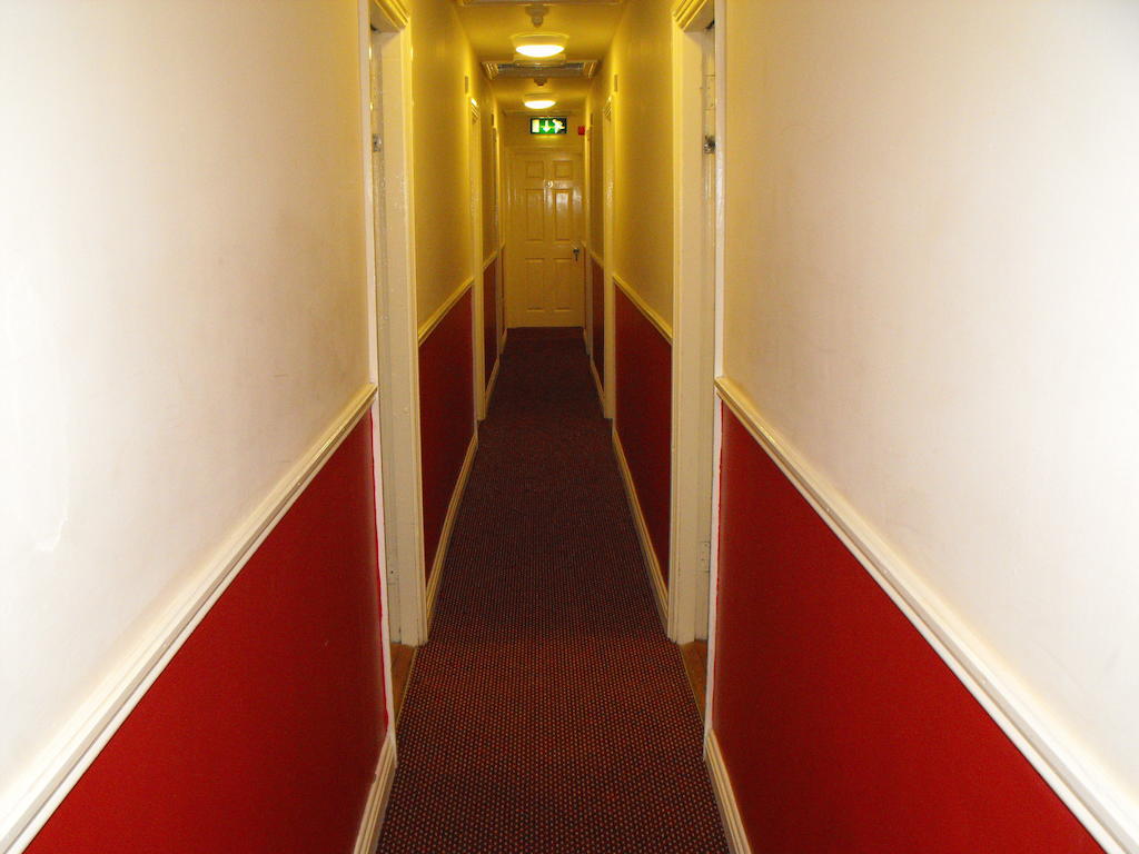 Single Room with Shared Bathroom