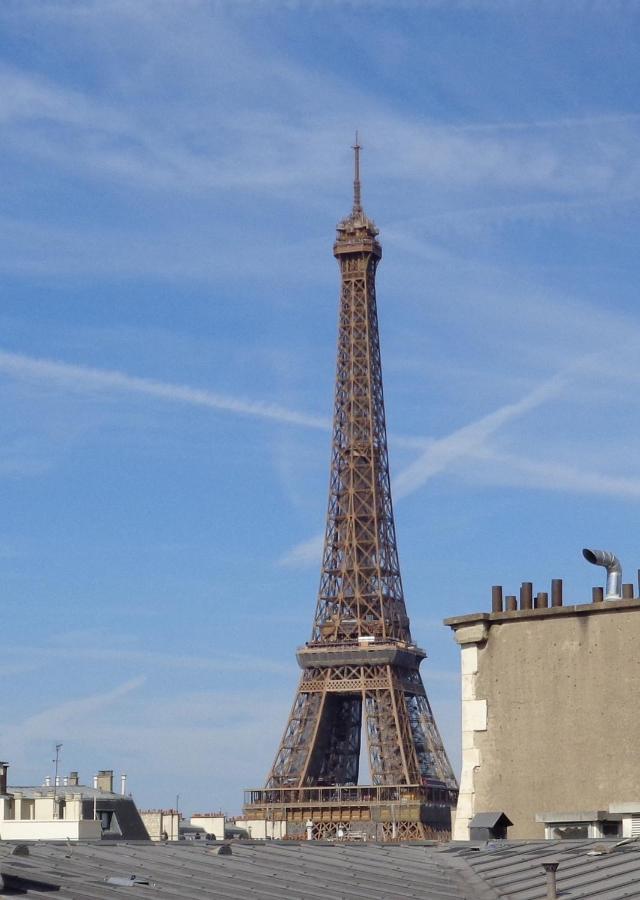 Superior Double Room view on the Eiffel Tower