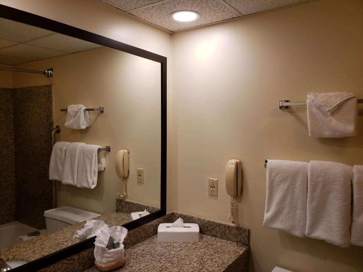 King Room with Roll-In Shower - Disability/Non-Smoking