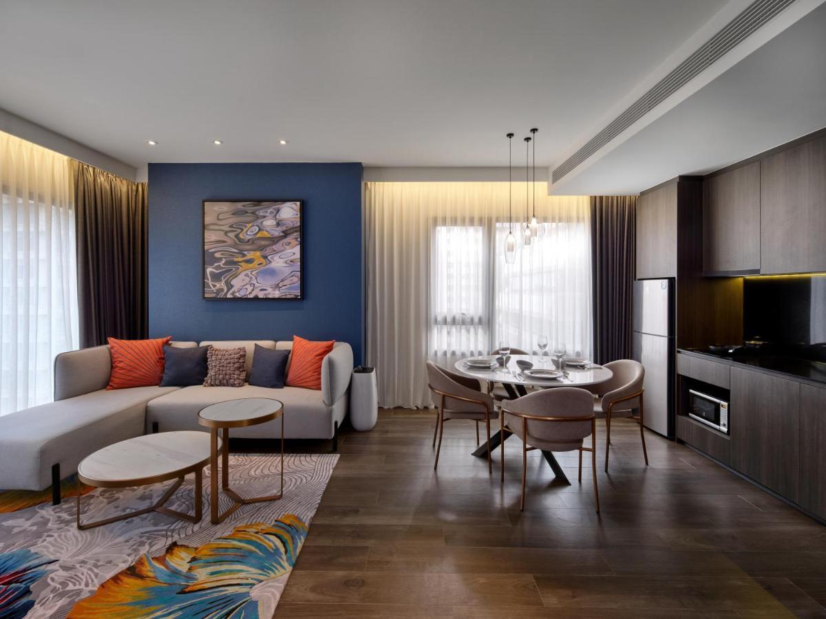 Ecksuite mit 2 Schlafzimmern mit Kingsize-Bett und Einzelbett