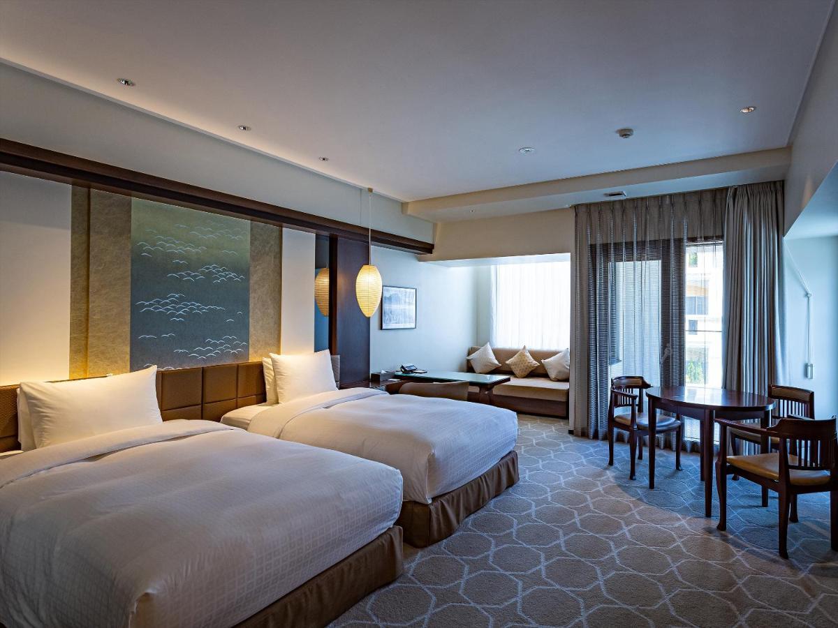 Premiere Corner Twin Room