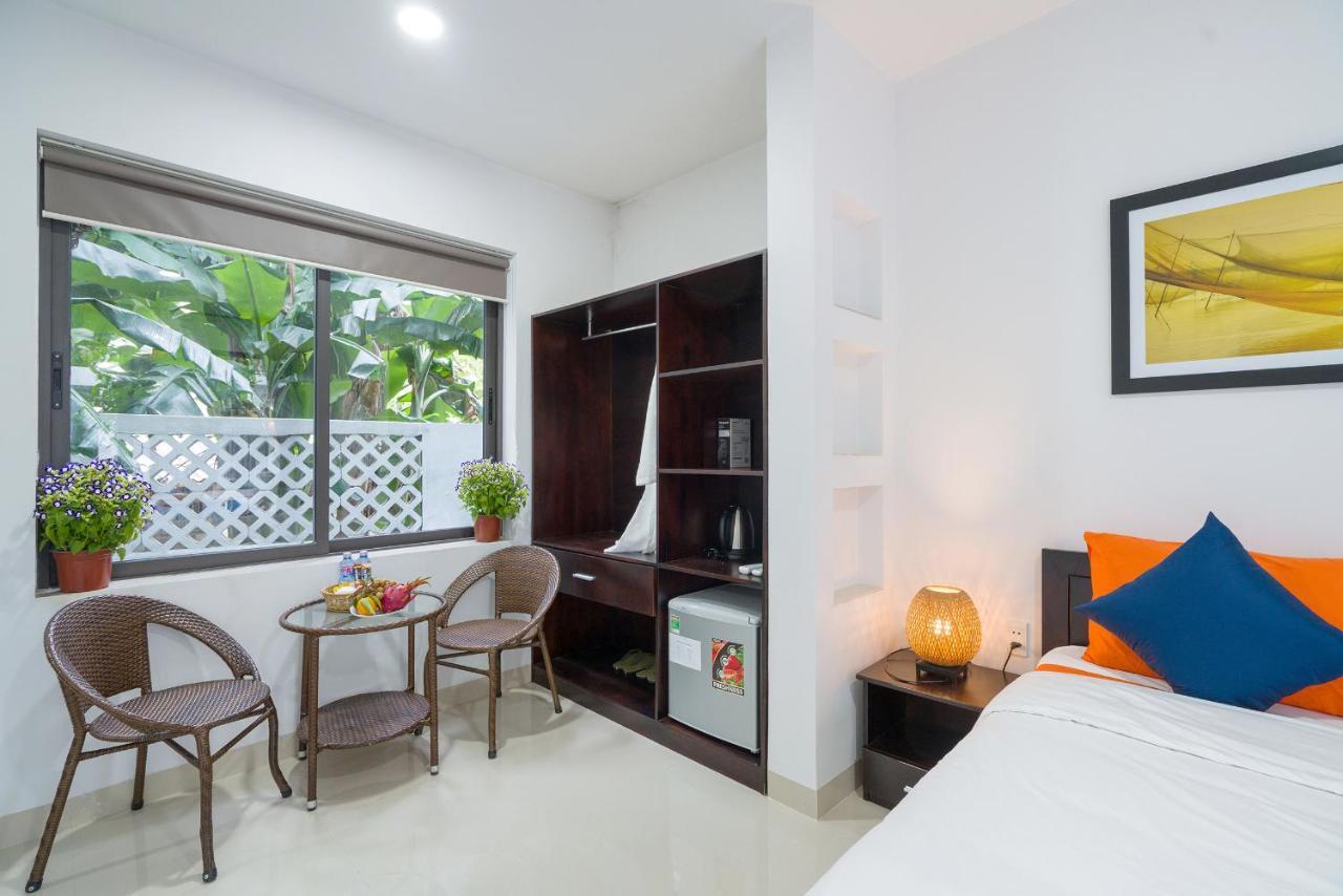 Deluxe Double Room with Pool View