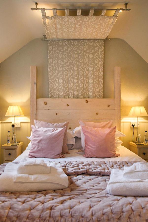 Queen Room with Garden View