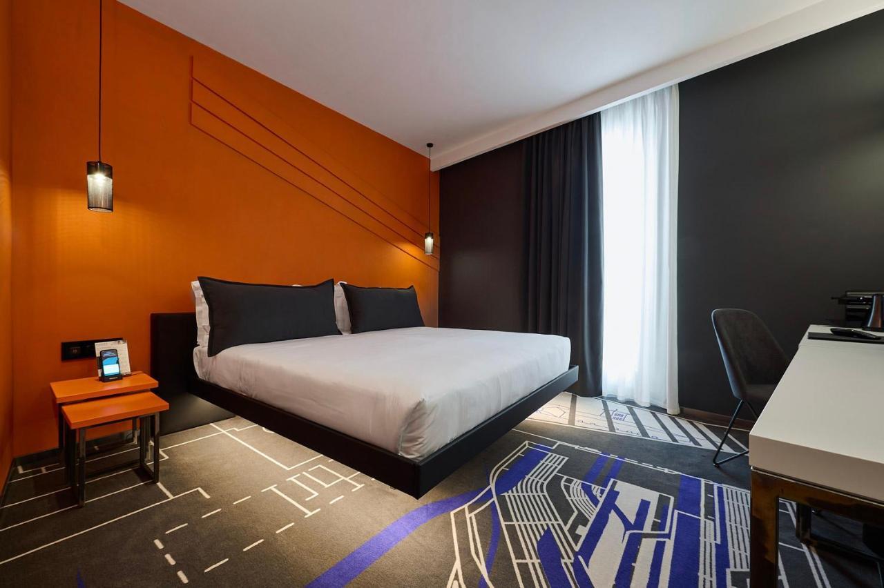 Executive Suite,1543172305:JPEG