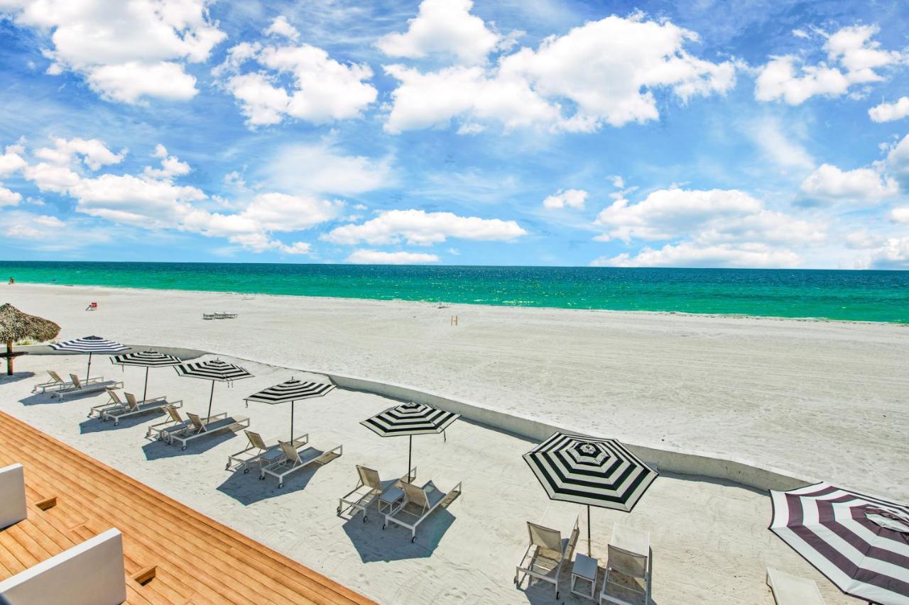 Beachfront Luxury King Room