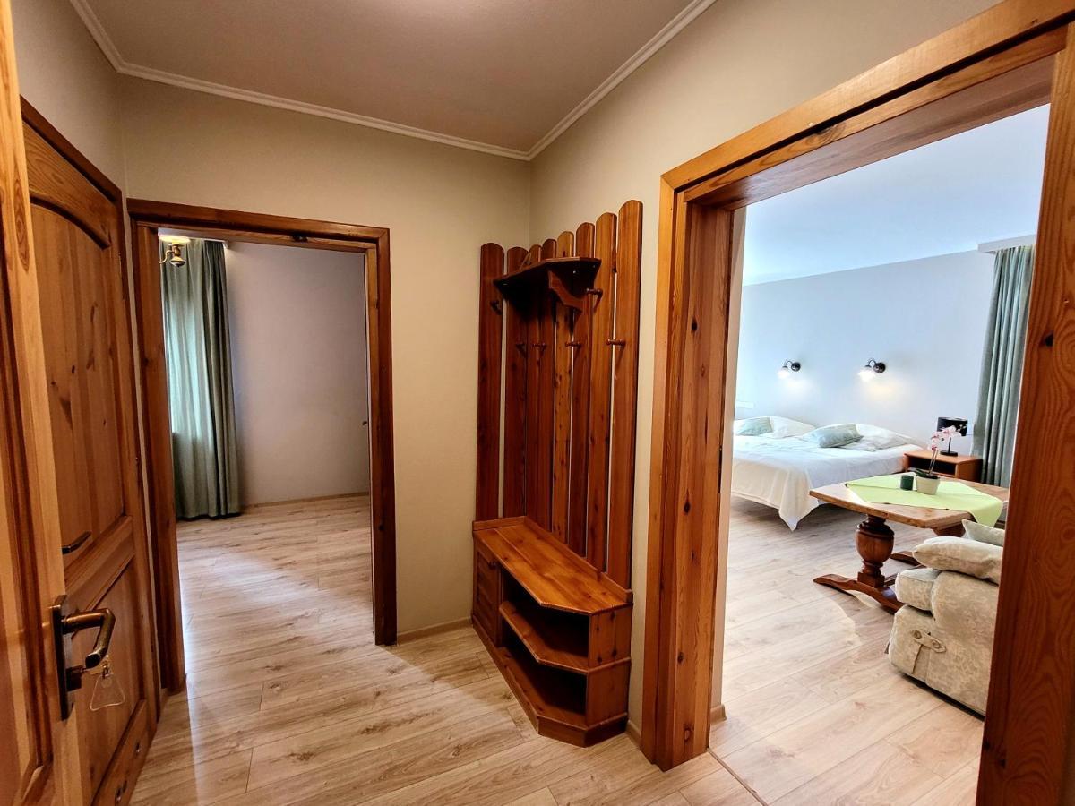 Apartment (4 Adults)