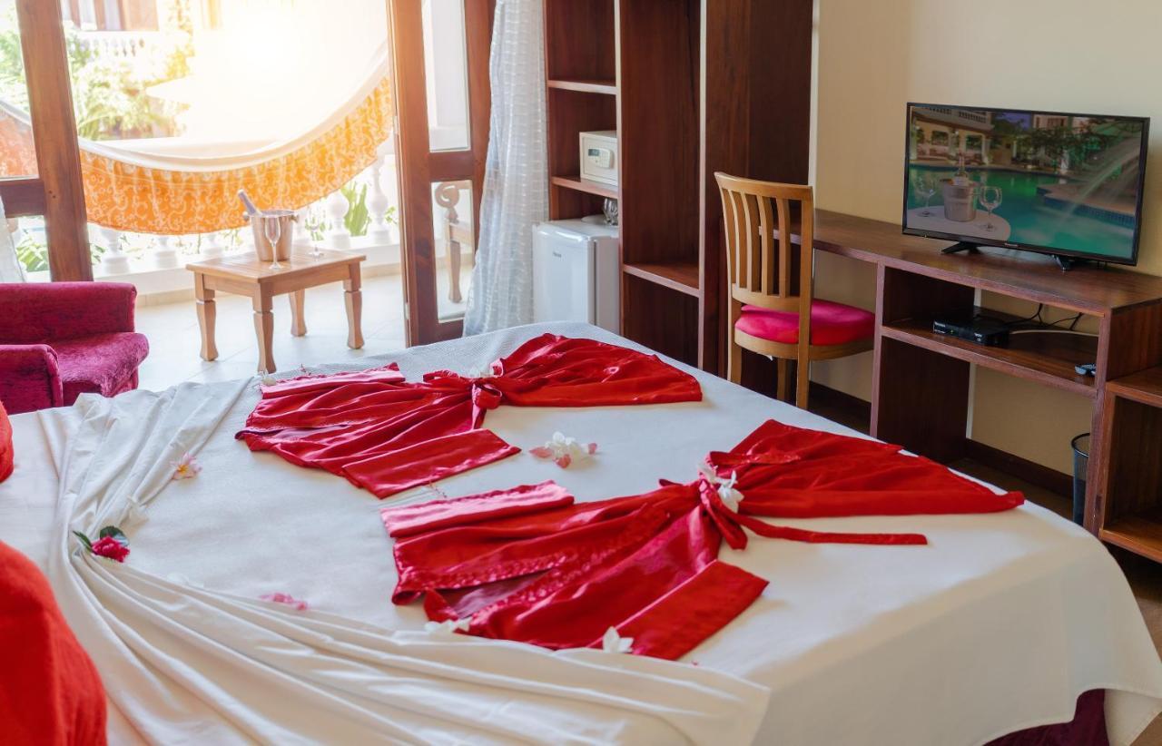 Quarto Deluxe com Cama de Casal ou 2 de Solteiro e Varanda