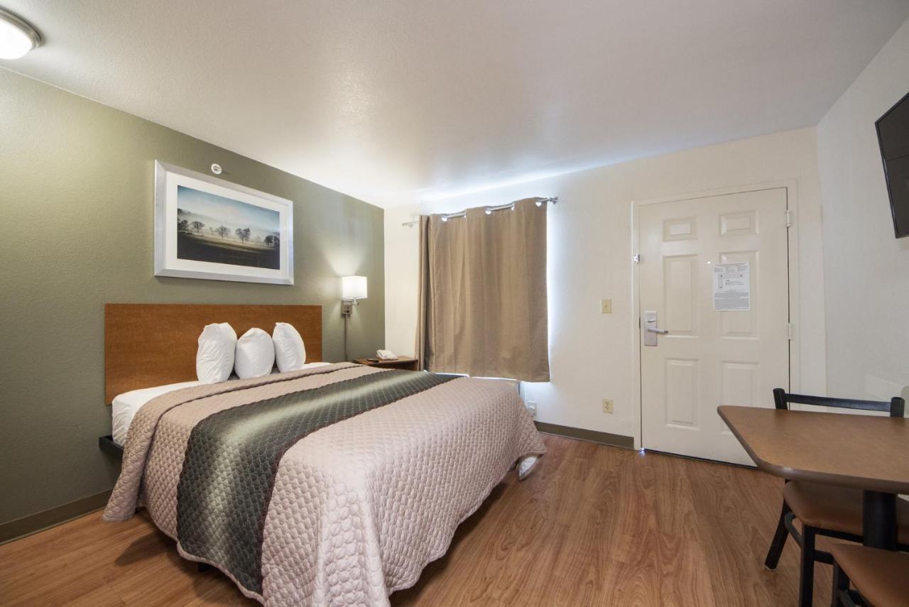 Studio Queen Room Disability Access Non-Smoking