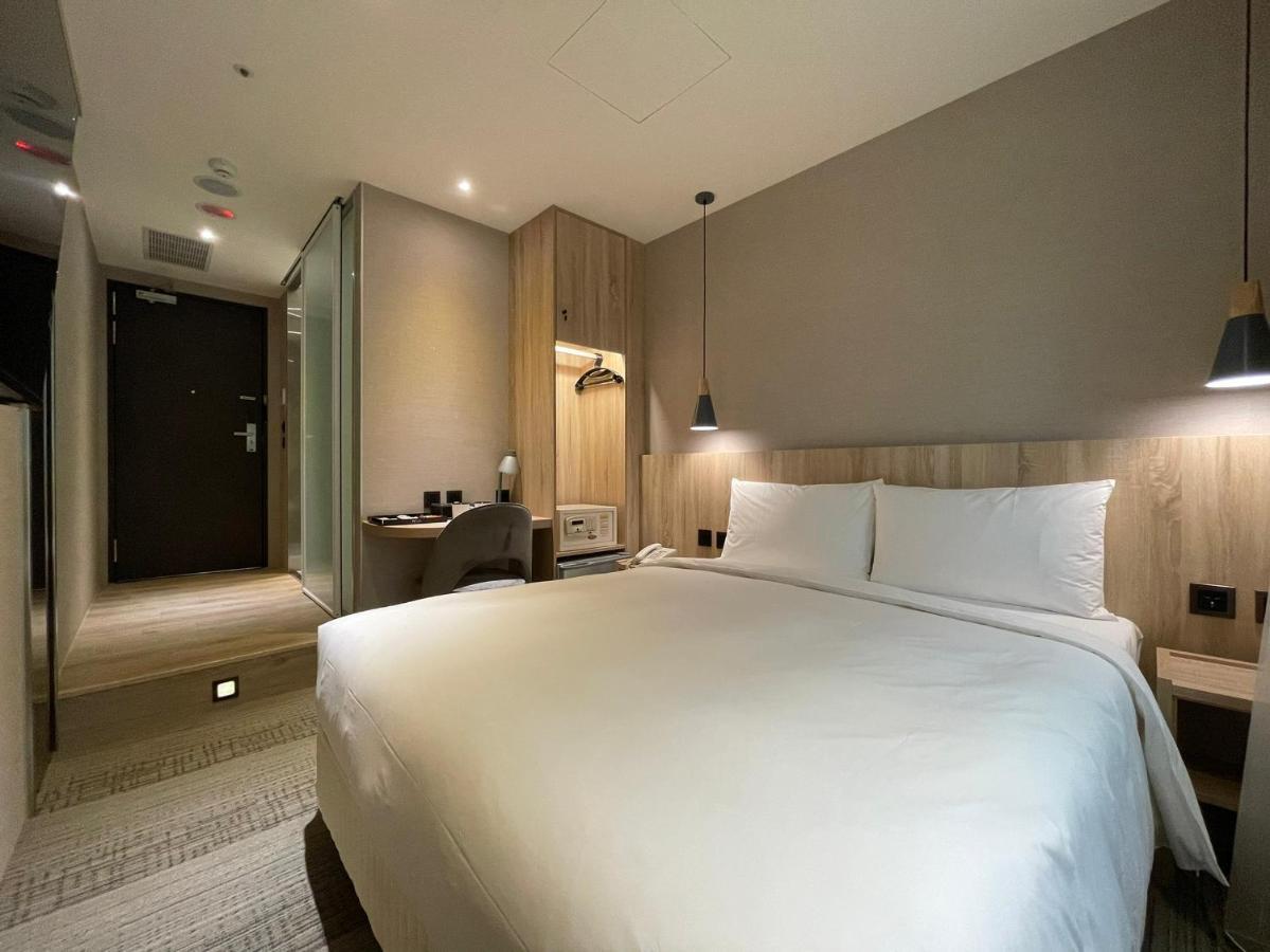 Standard Double Room,1296854335:JPEG