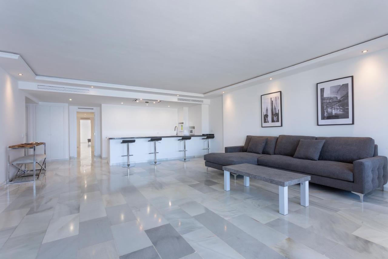 Three-Bedroom Deluxe Apartment