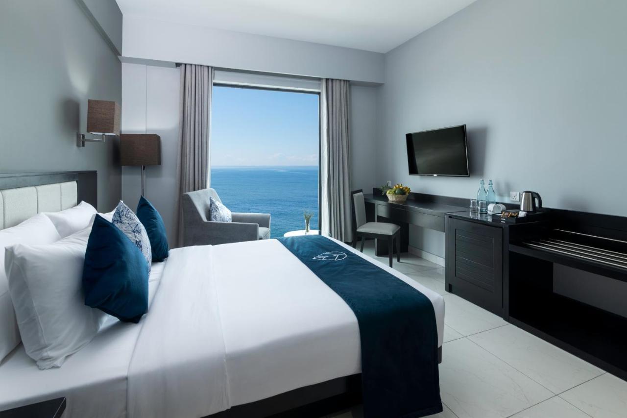 Premier Two Bedroom Suite Sea Front,1299046333:JPEG