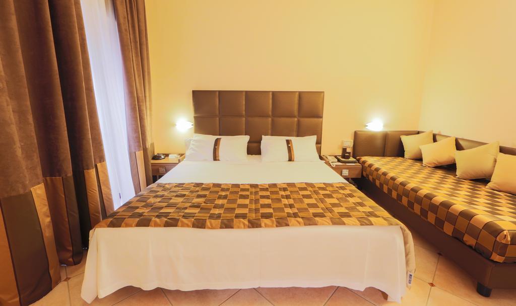 Classic Room with King and Single Bed
