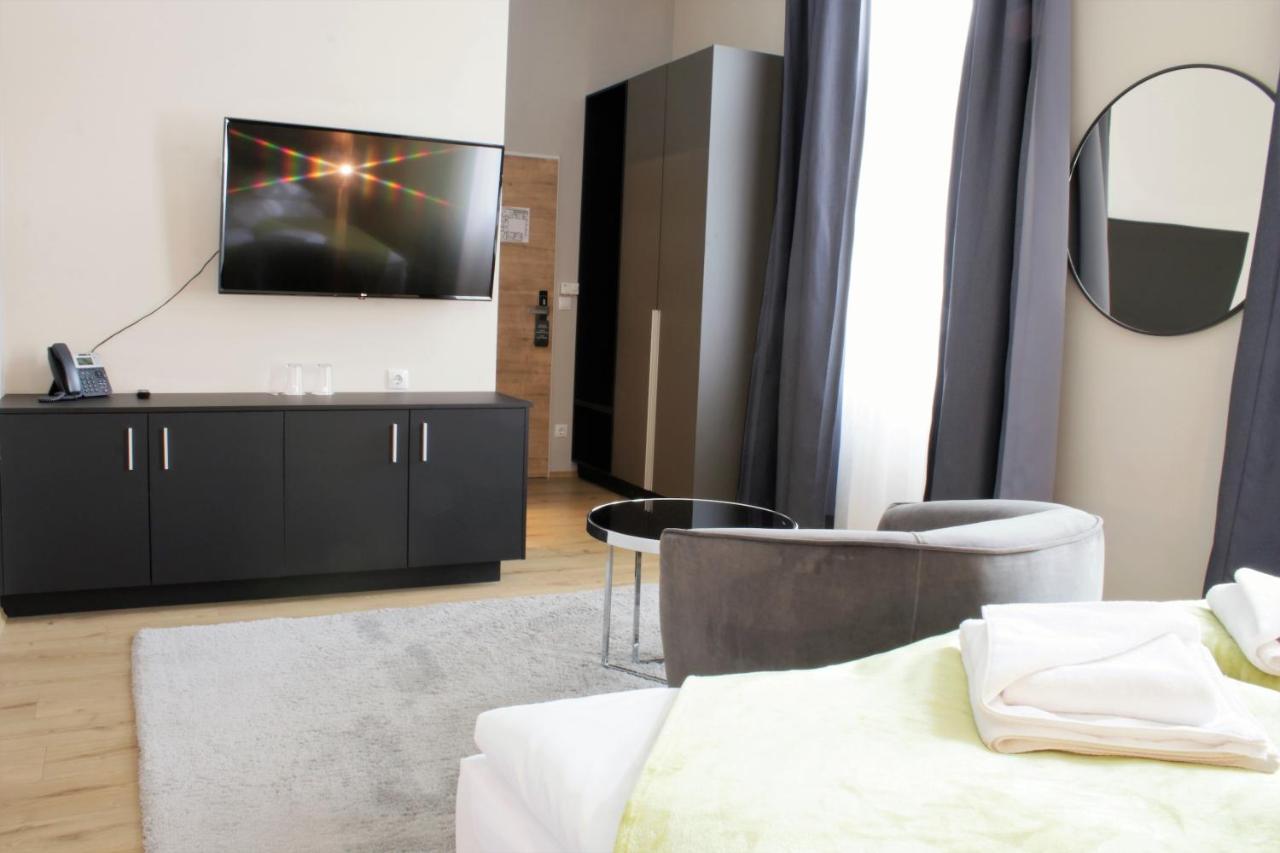 Deluxe King Room,1297307332:JPEG
