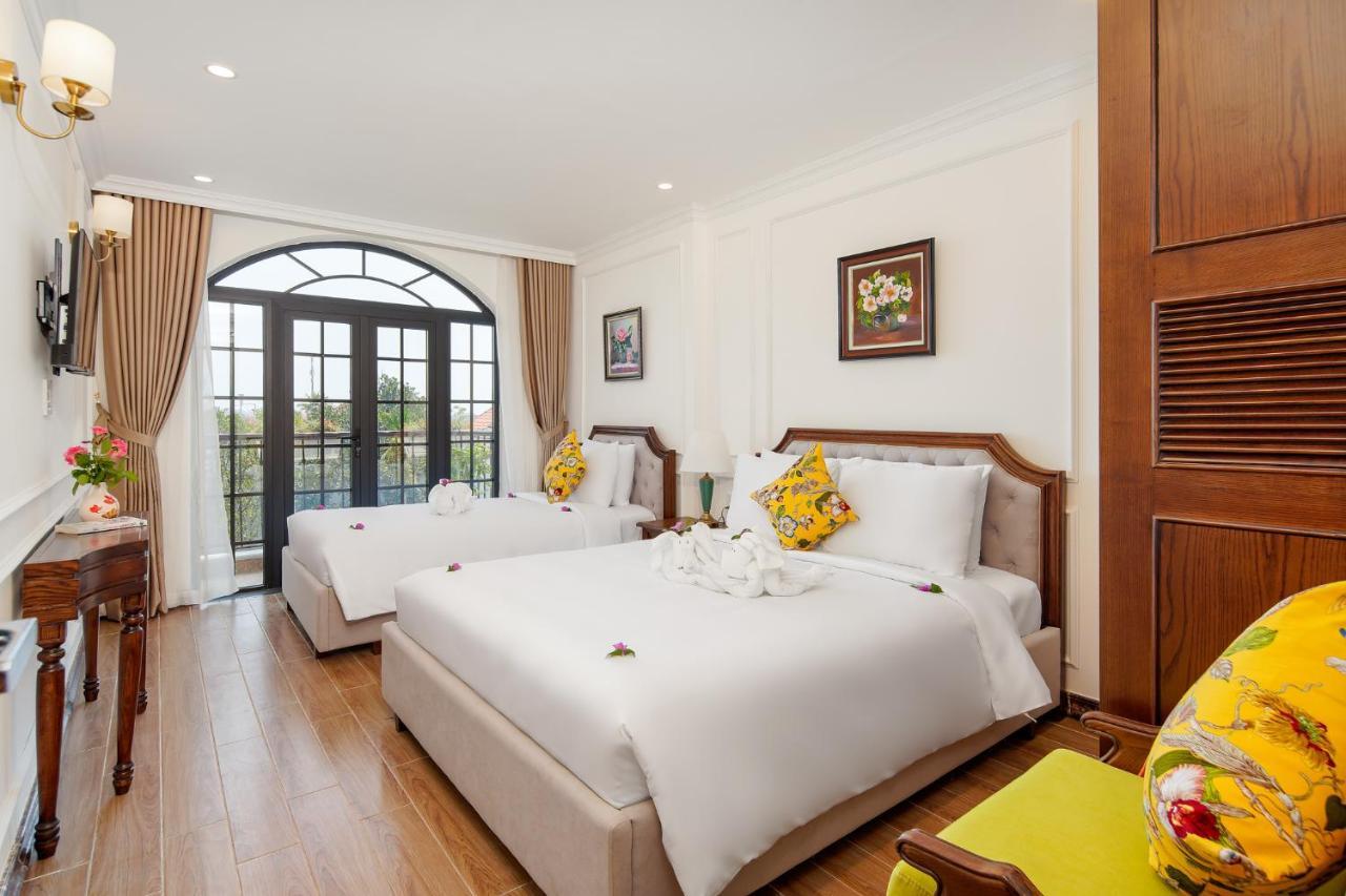 Suite 2 Phòng Ngủ Có Ban Công - Nhìn Ra Hồ Bơi