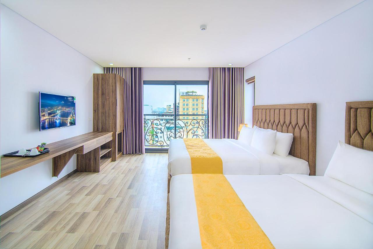 Triple Room with City View
