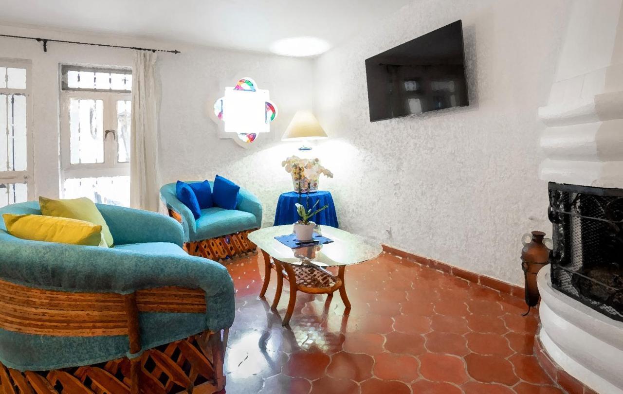 Deluxe Queen Suite