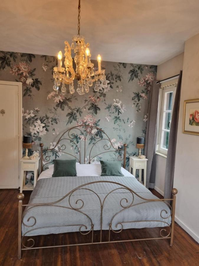 Tweepersoonskamer met een Eigen Externe Badkamer