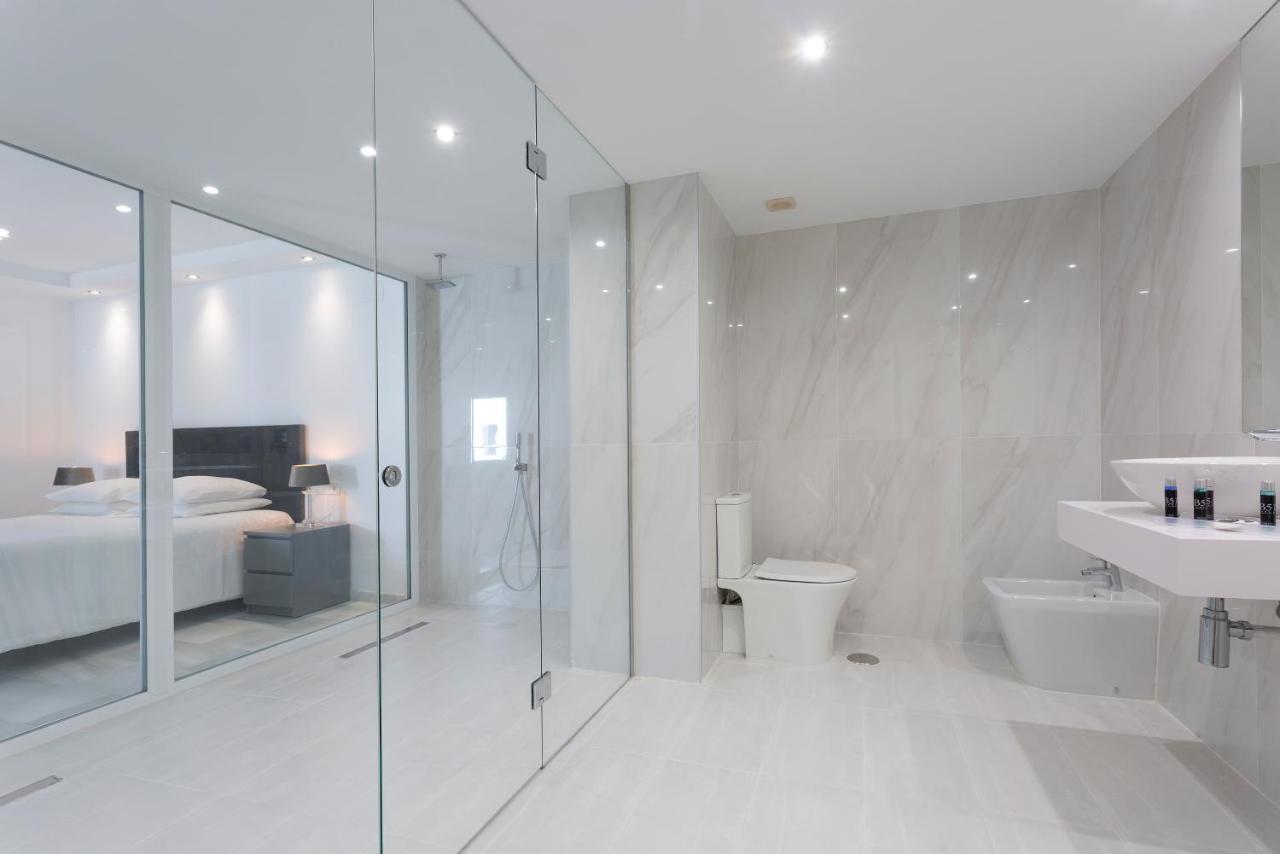 Deluxe Four-Bedroom Apartment Sea View Hot Tub