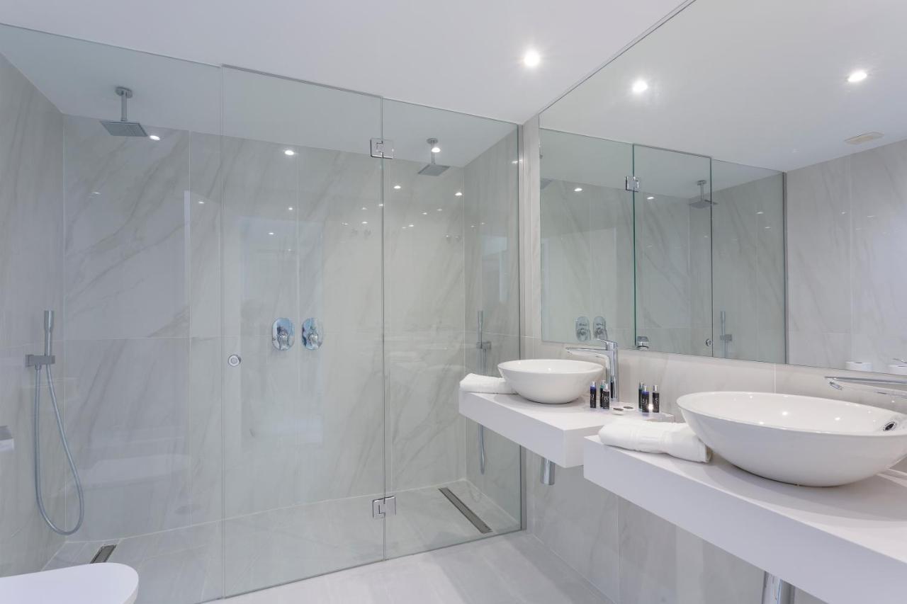 Deluxe Three-Bedroom Apartment City View