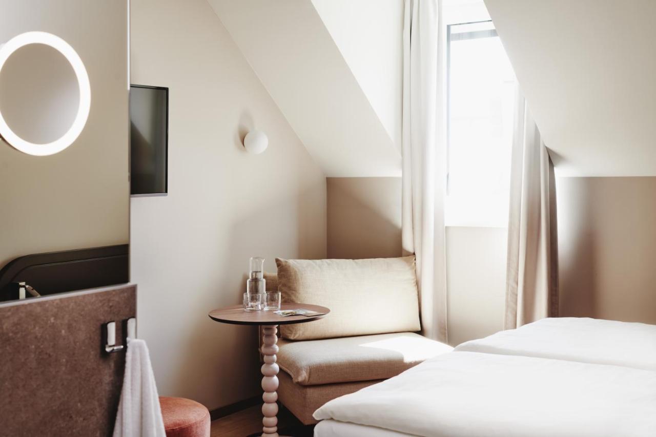 Rooftop Retreat Attic room,1298552353:JPEG