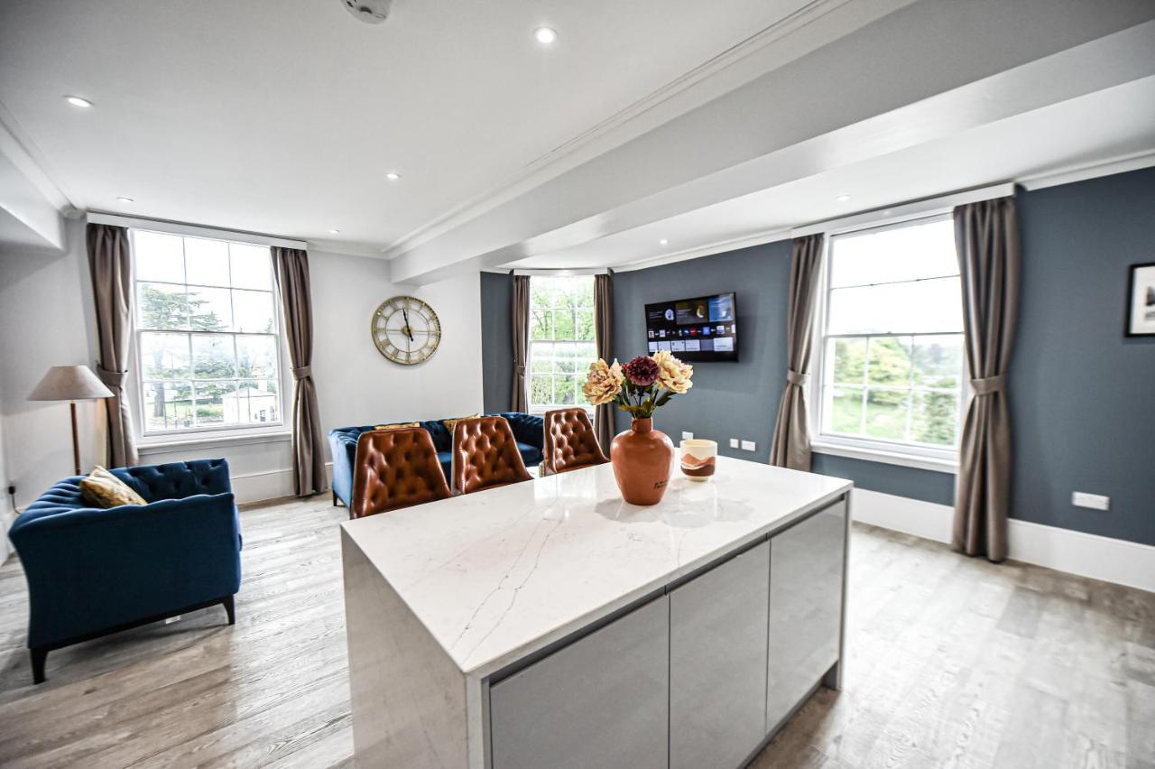 Apartment with Garden View