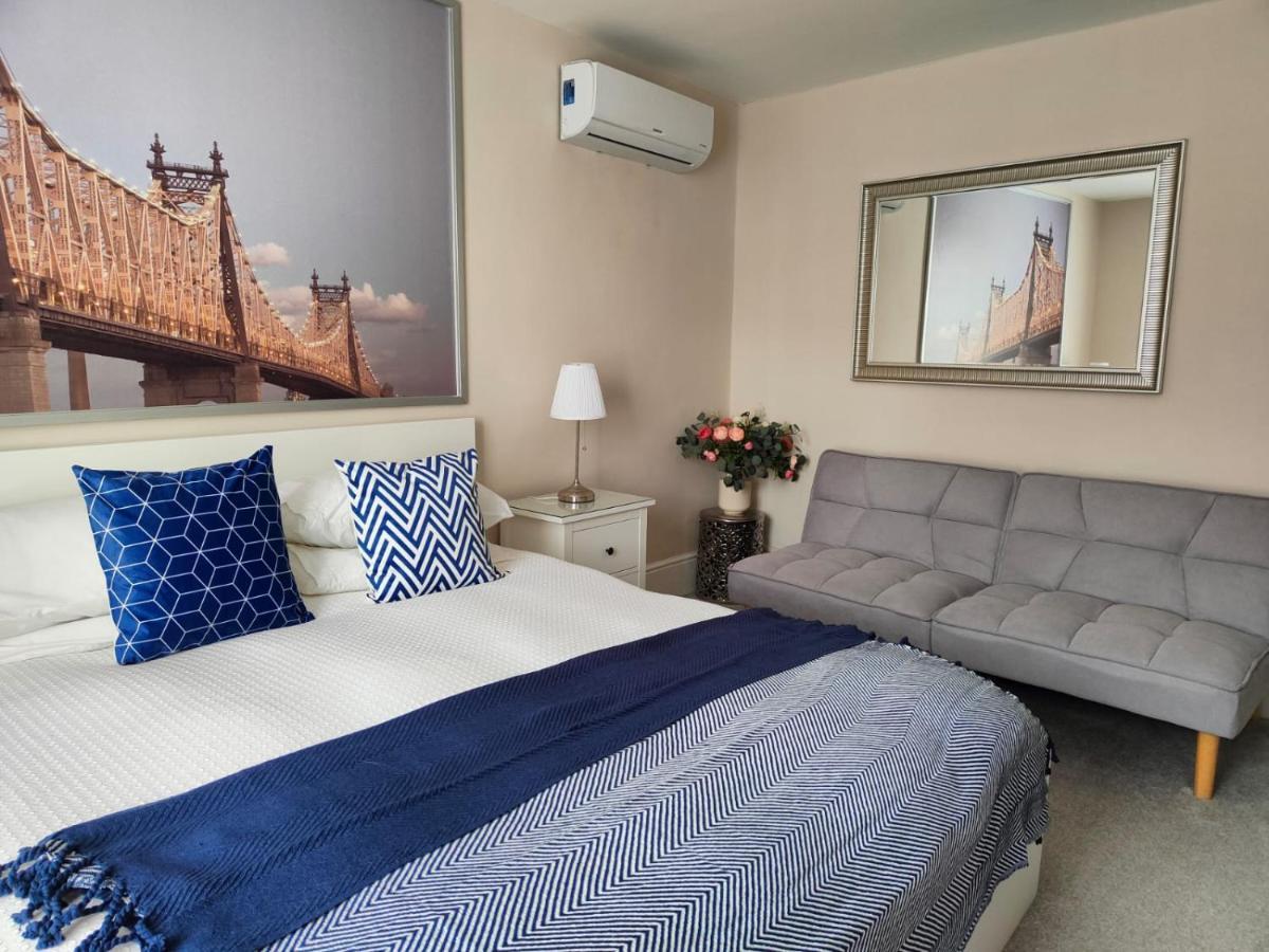 Deluxe King Suite