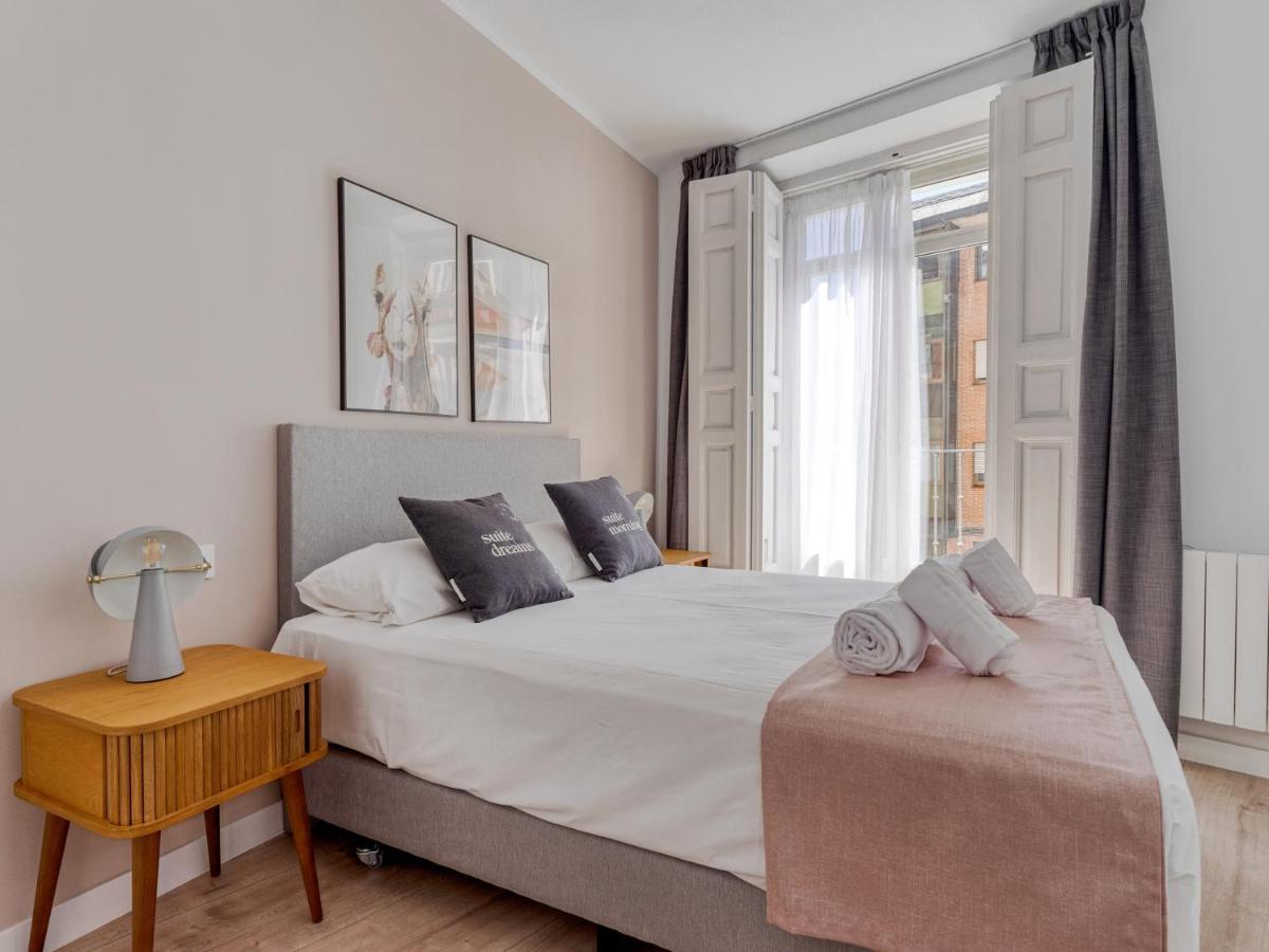 Apartamento de 2 dormitorios con balcón