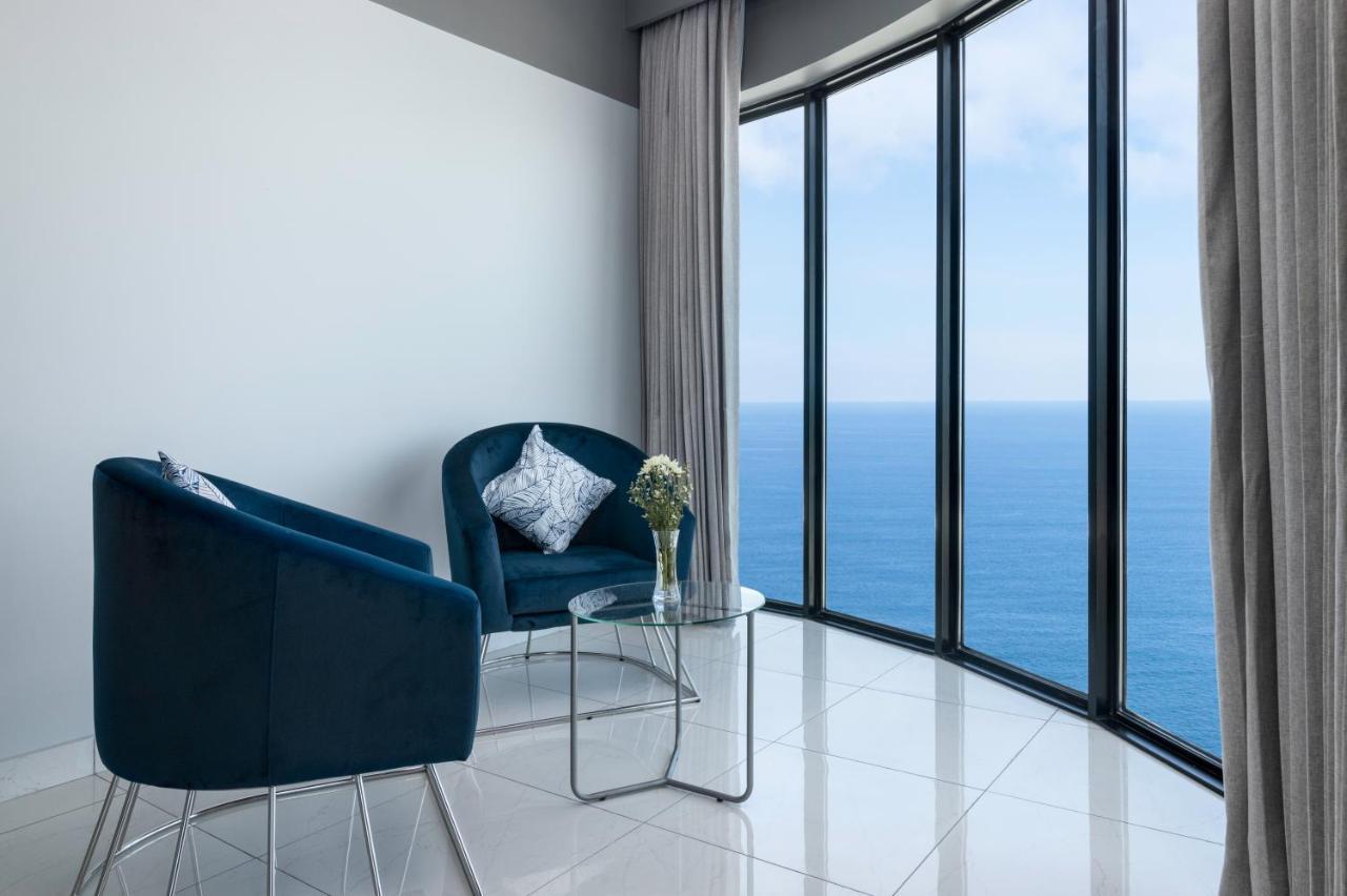 Premier One Bedroom Suite Sea Front