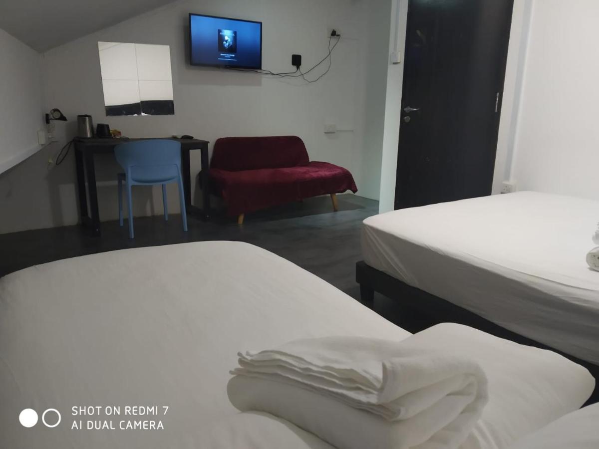 Family Room,1299099751:JPEG