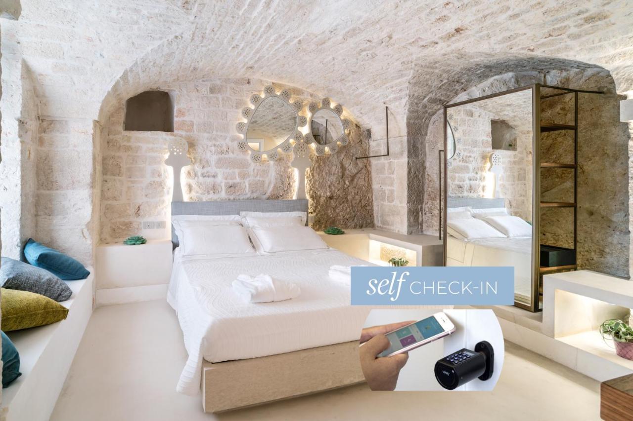 Large Double Room - Cave