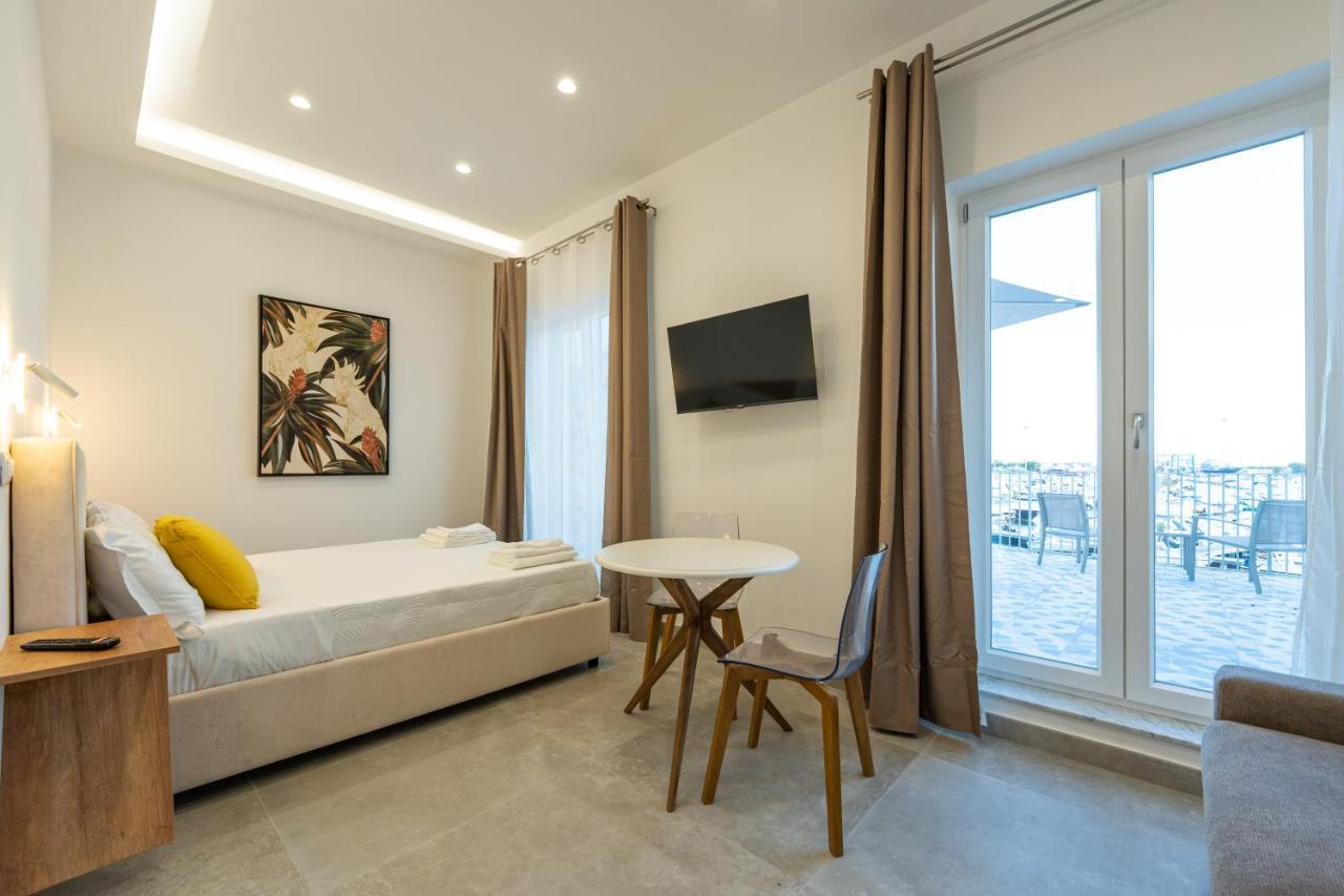Deluxe Suite with Sea View