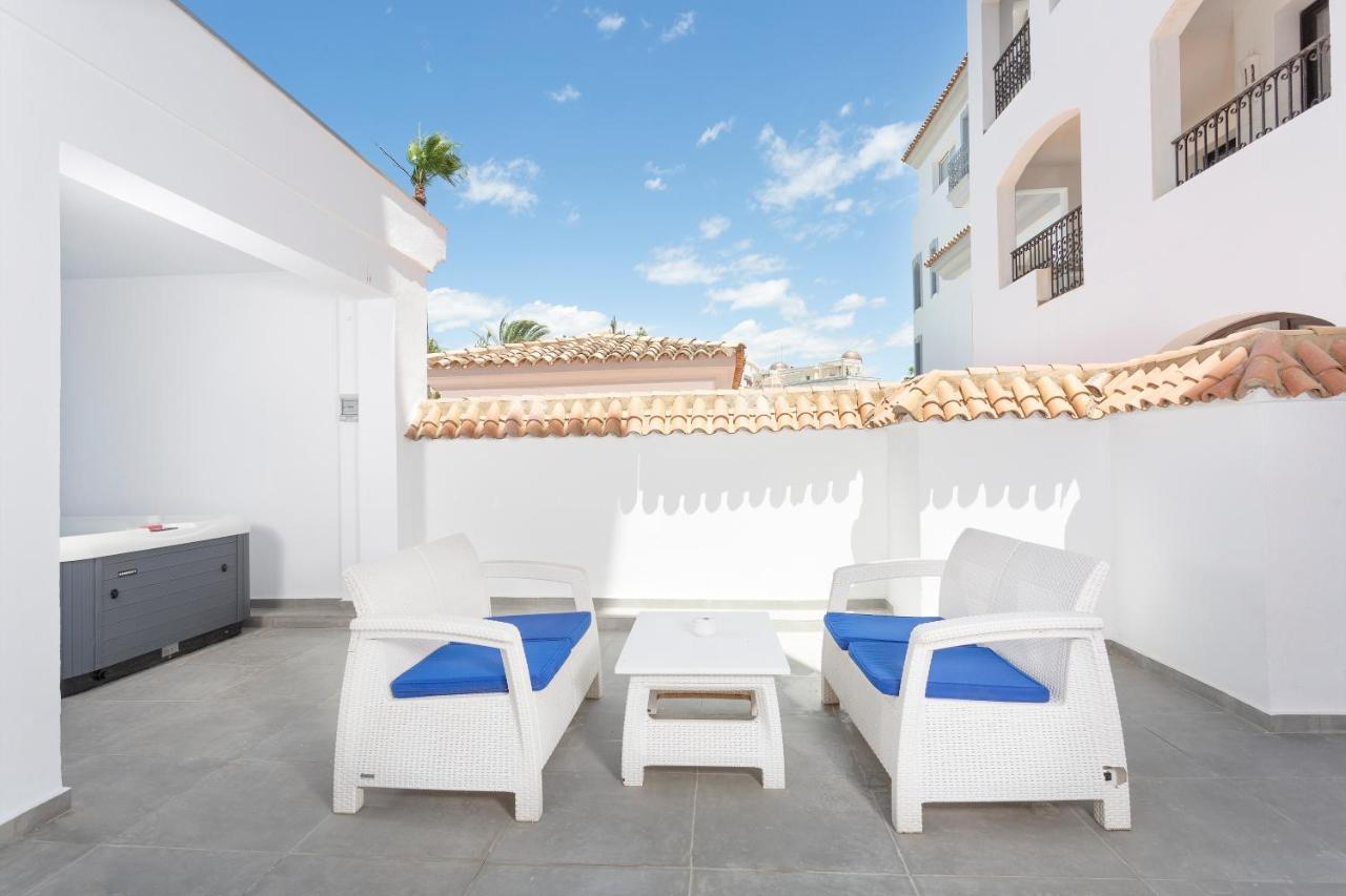 Deluxe Three-Bedroom Apartment City View Hot Tub