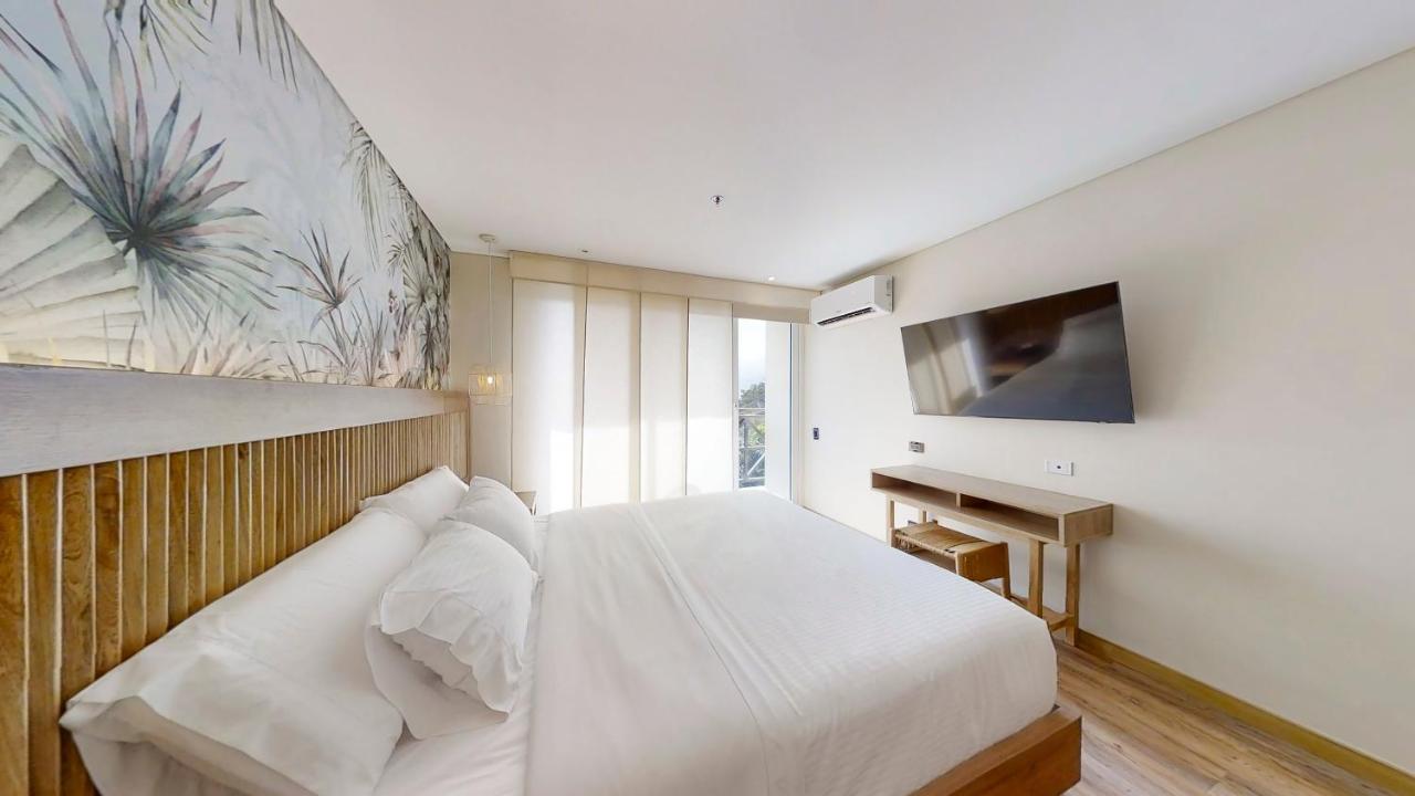 Deluxe Suite with Spa Bath